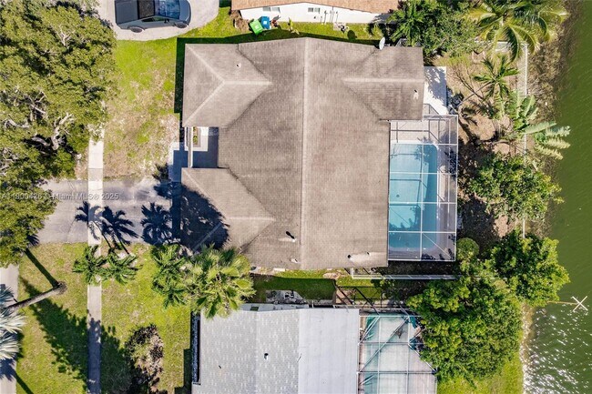 Building Photo - 10760 NW 29th Manor