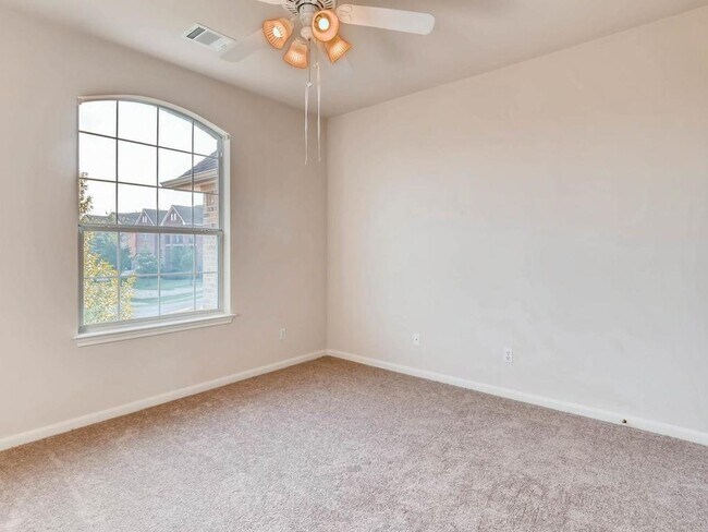 Building Photo - 6819 Chalk Hill Dr