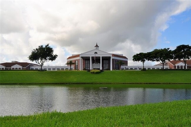 Building Photo - 104 Westbury E