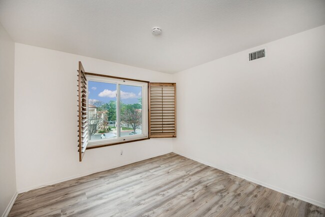 Building Photo - Corsica Villas: Upper 2 Bedroom 1 Bath Condo