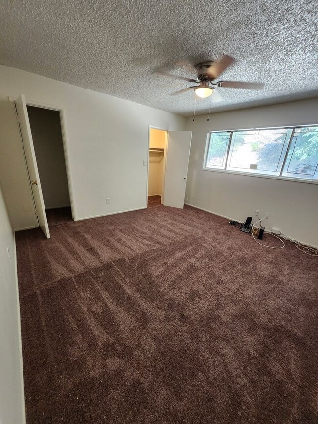 Building Photo - Newly Renovated! Spacious 4-Bed, 2-Bath Ho...