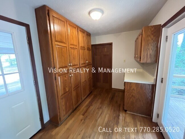 Building Photo - 55 S Greenwood Dr