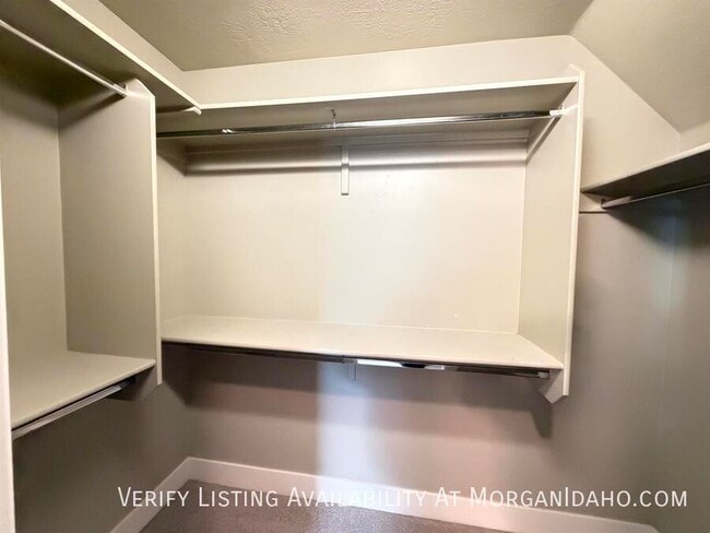 Building Photo - 1822 S Owyhee St