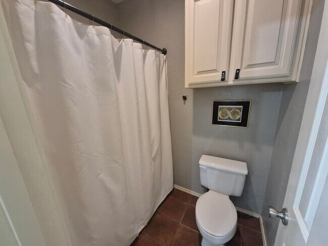 Building Photo - 5117 79th Dr