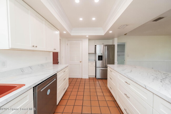 Building Photo - 508 Poinsettia Rd