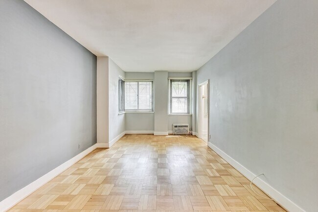 Building Photo - Stylish 1 Bedroom Condo in Foggy Bottom!