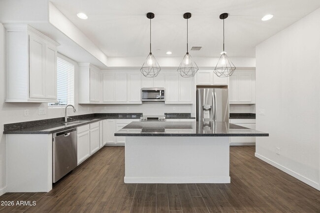 Building Photo - 1250 Abbey Ln