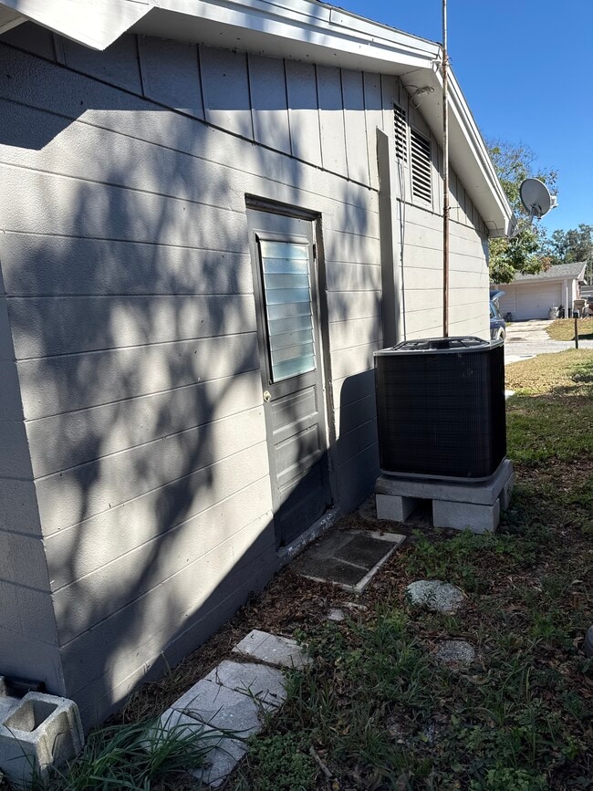 Building Photo - 3915 Winston Dr