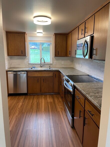 Building Photo - 1045 S 3rd Ave