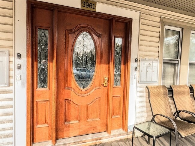 Building Photo - 3957 Washington St