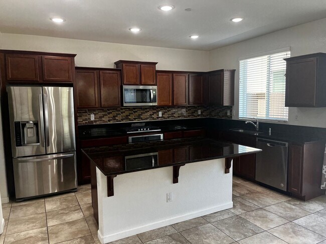 Building Photo - Excellent Witney Ranch 4 Bedroom, 3 Bathroom Home in Whitney Ranch for Rent.