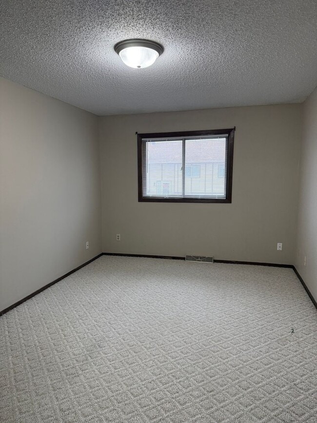 Building Photo - 2305 4th Ave S