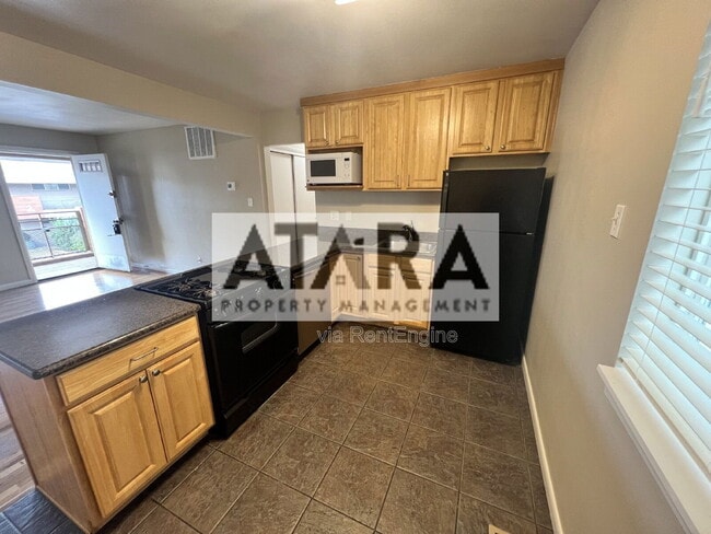 Building Photo - 650 N 300 W