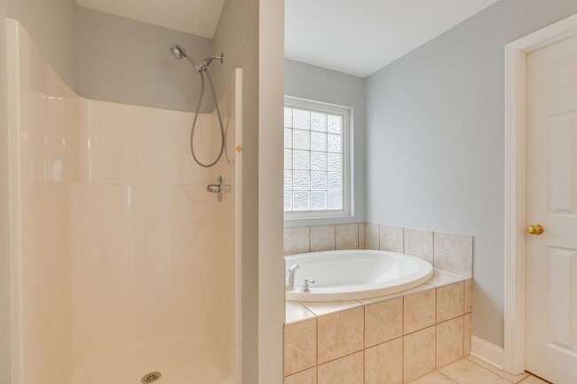 Building Photo - 205 Rockingham Meadows Dr