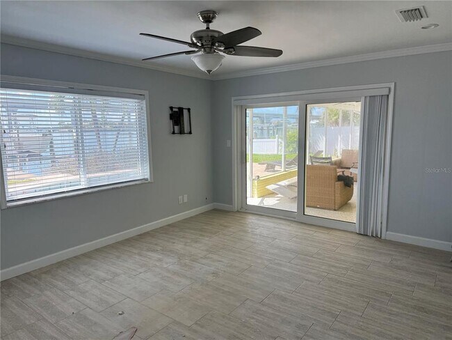 Building Photo - 590 Belle Point Dr