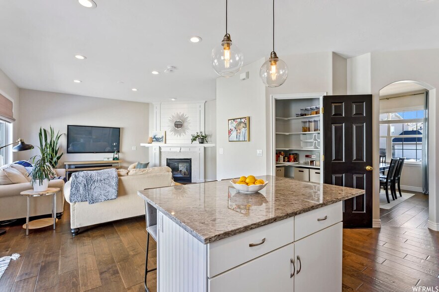 Building Photo - 1058 Aberdeen Cir