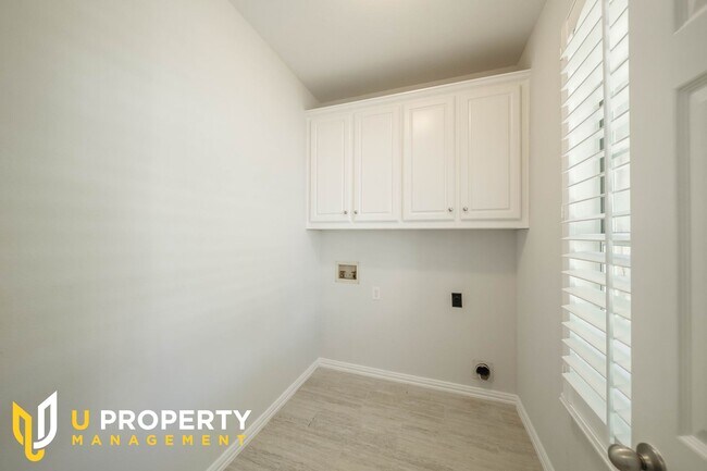 Building Photo - Dont Miss this pretty home in Plano!