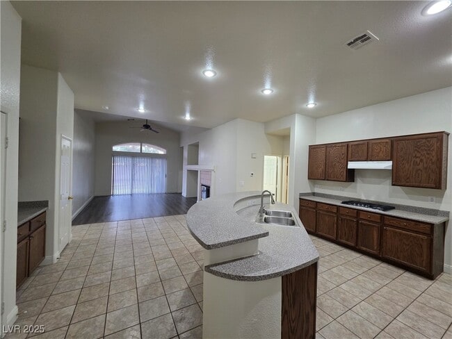 Building Photo - 8240 Aurora Peak Ave