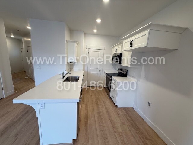 Building Photo - This property offers a NO DEPOSIT option available