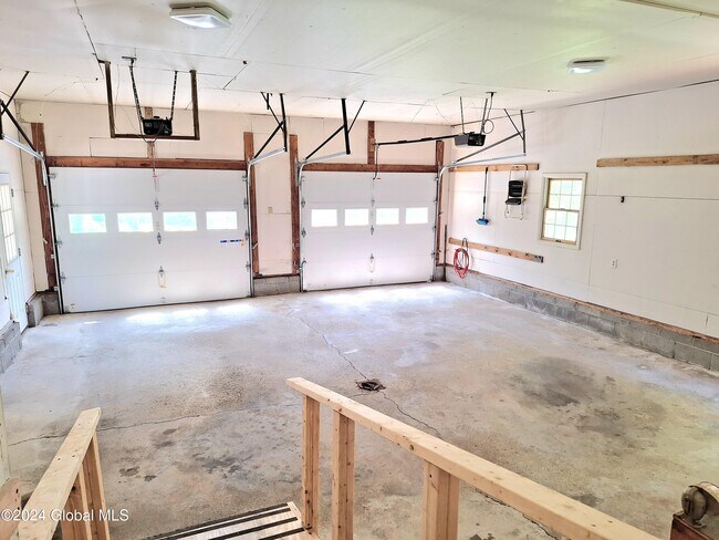 Building Photo - 1031 Saratoga Rd