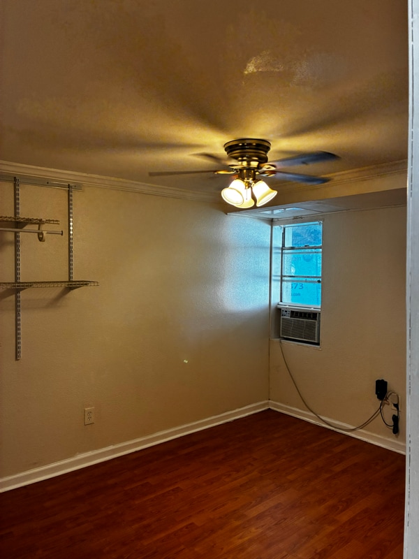 Building Photo - 117 5th St NE