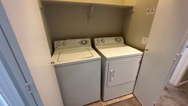 Building Photo - 2 Bedroom Condo in the Tre Allagio Community Near N Price Rd and W Elliot Rd!
