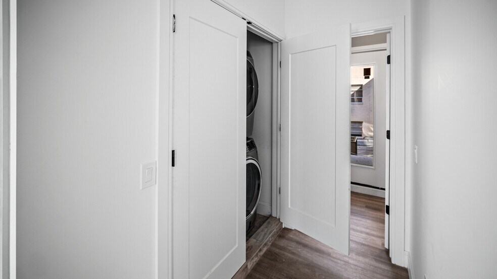 Building Photo - 5 Washington St