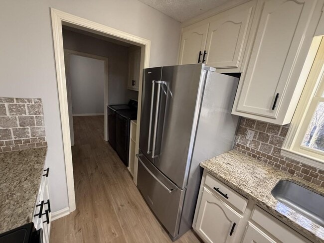 Building Photo - 34 Sassafras Grove