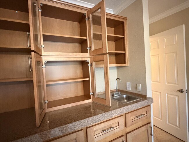 Building Photo - 39196 Sweetwater Dr