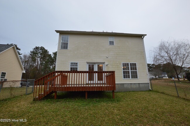 Building Photo - 805 Huff Dr