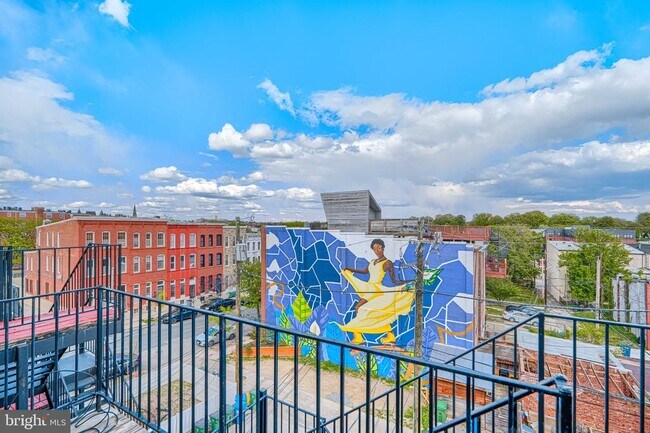 Building Photo - 1729 Guilford Ave