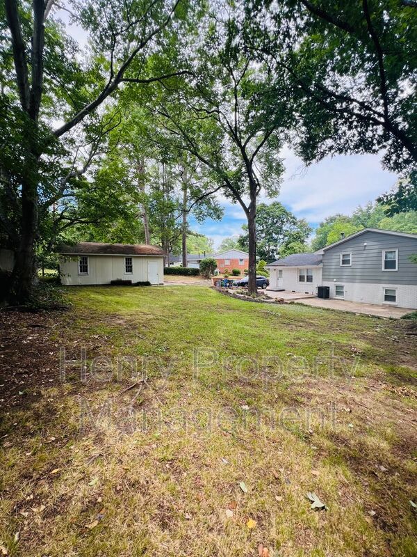 Building Photo - 3415 Carolyn Dr
