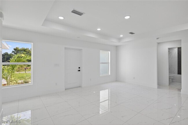 Building Photo - 366 Butler Ave S