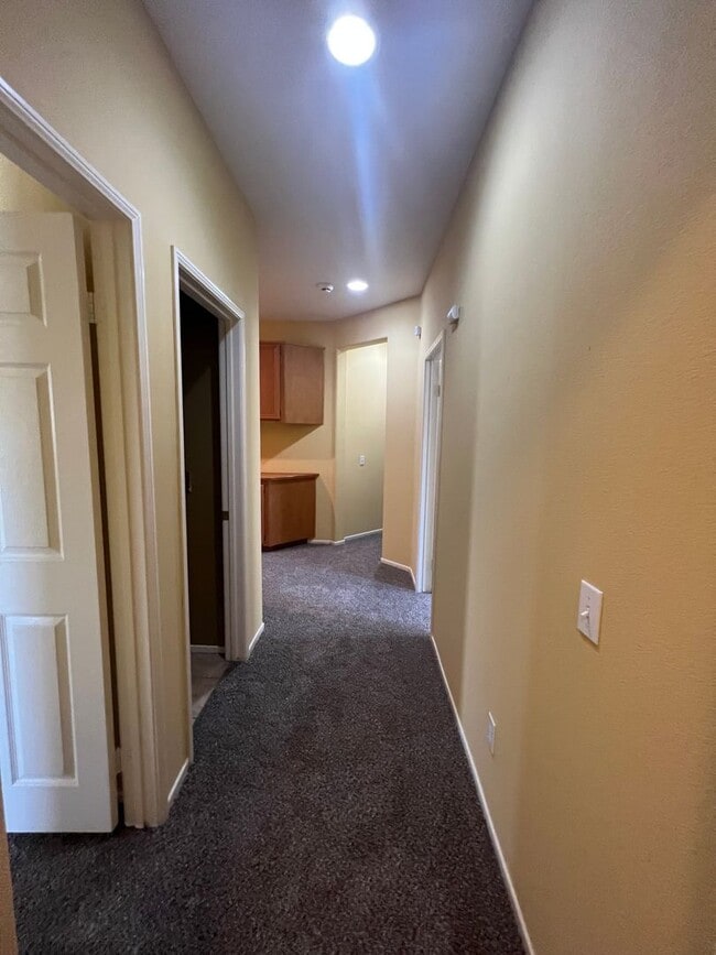 Building Photo - Beautiful home on cul-de-sac!!!
