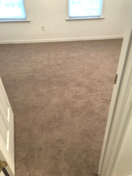 Building Photo - 103 Aero St