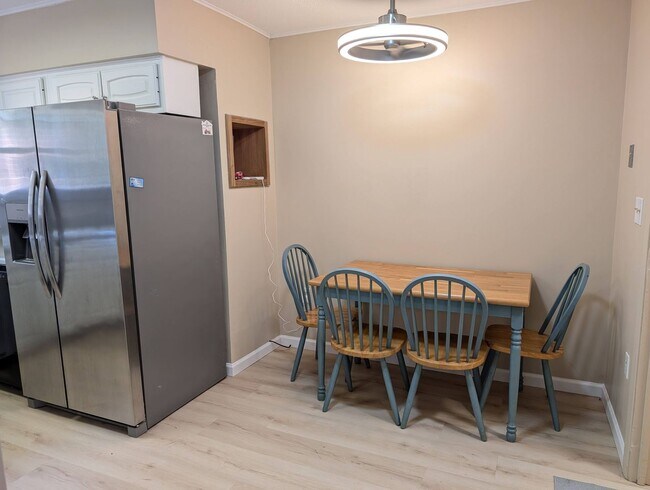 Building Photo - AVAILABLE NOW! Spacious 3 Bed / 2.5 Bath Home in Washington Twp with Basement!
