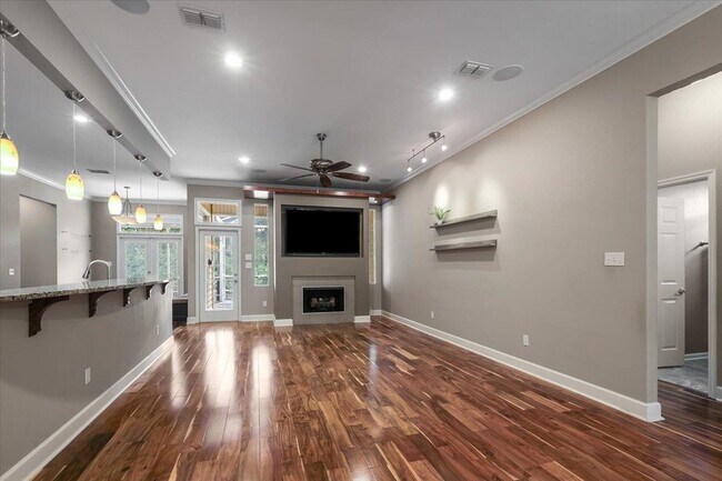 Building Photo - 1799 Cassatt Dr