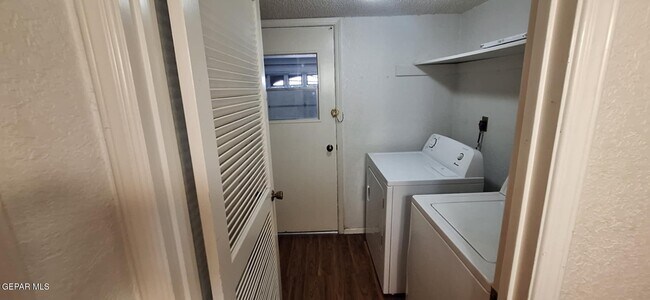 Building Photo - 6617 Dawn Dr