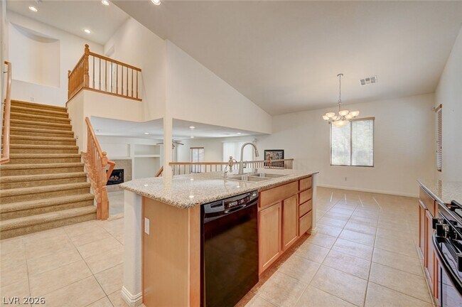 Building Photo - 5921 Altissimo St