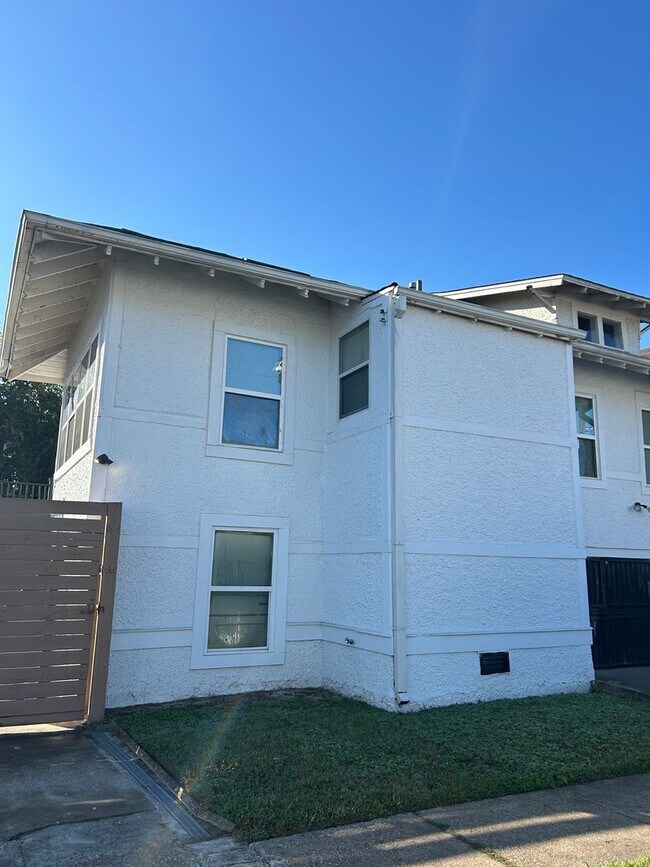 Building Photo - 2239 Peniston St