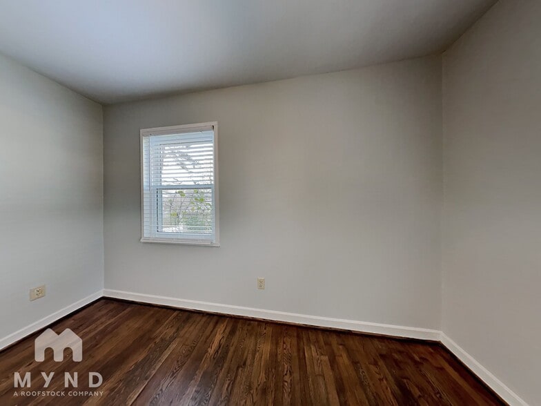 Building Photo - 8757 Sunset Dr