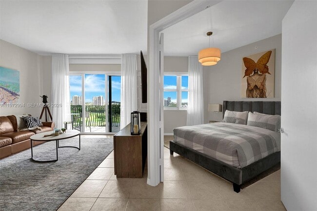 Building Photo - 20000 E Country Club Dr