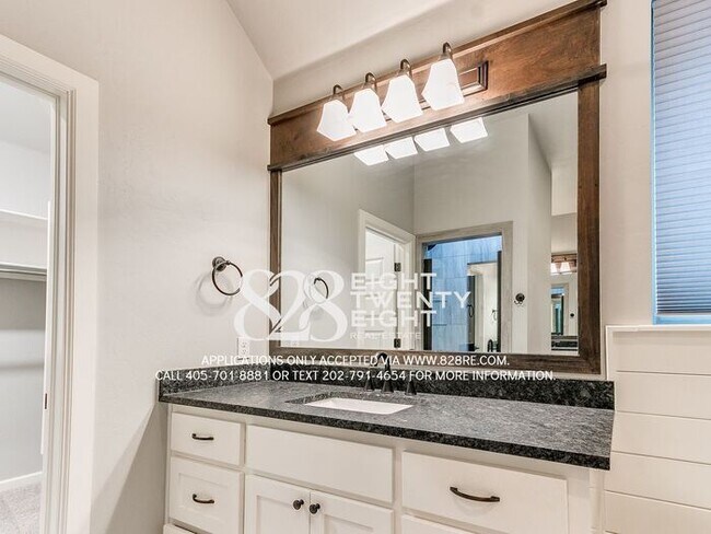 Building Photo - ABSOLUTELY STUNNING 4 BD/3 BATH HOME IN WI...