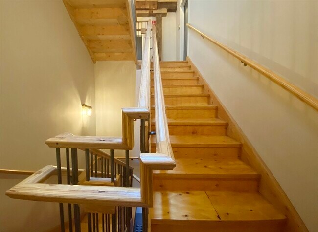 Building Photo - 139 Border St