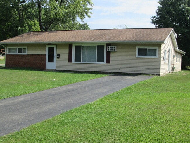Primary Photo - 2433 Bainbridge Ave