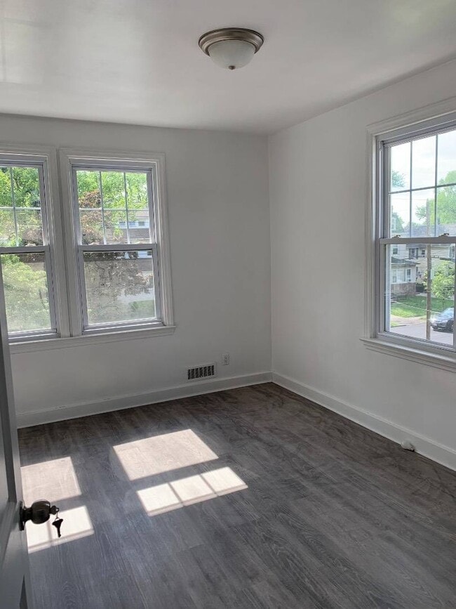 Building Photo - 405 Bement Ave
