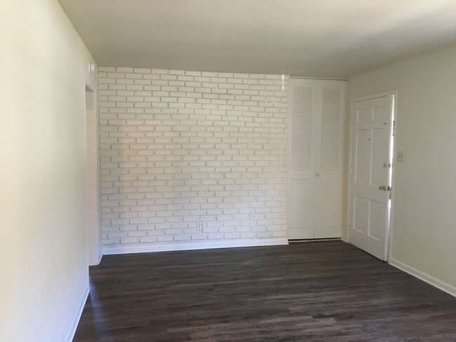 Building Photo - East Wendover Area 3 BR