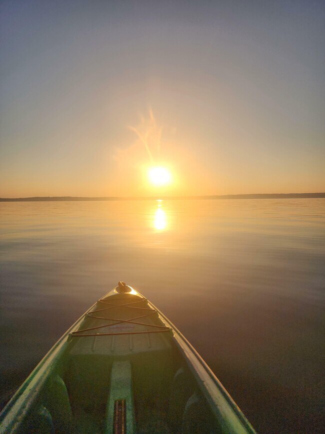 Building Photo - 19118 Soundview Dr NW