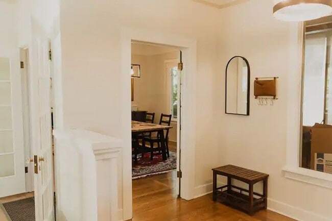 Building Photo - Beautiful and Bright Vintage Home – Fully Furnished ~ $1000 Move in Special!