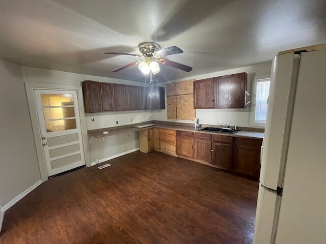 Building Photo - 2838 N Chester Ave
